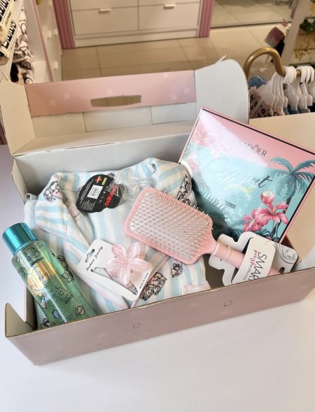 صندوق إليزابيث هدية