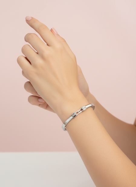 צמיד עם אחריות לשנתיים על הצבע