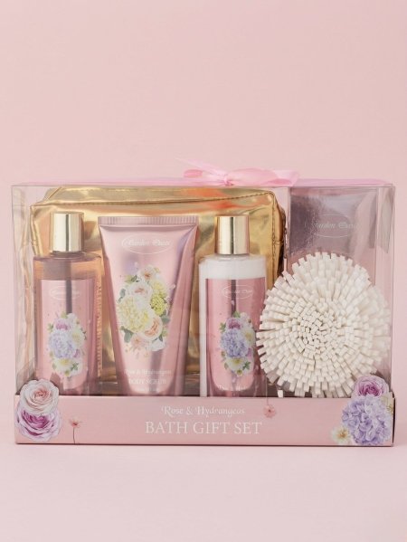 מארז טיפוח מפנק לאישה - בניחוח ורדים 6 חלקים