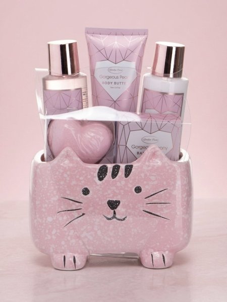 מארז טיפוח מפנק לאישה - בניחוח ורדים 5 חלקים